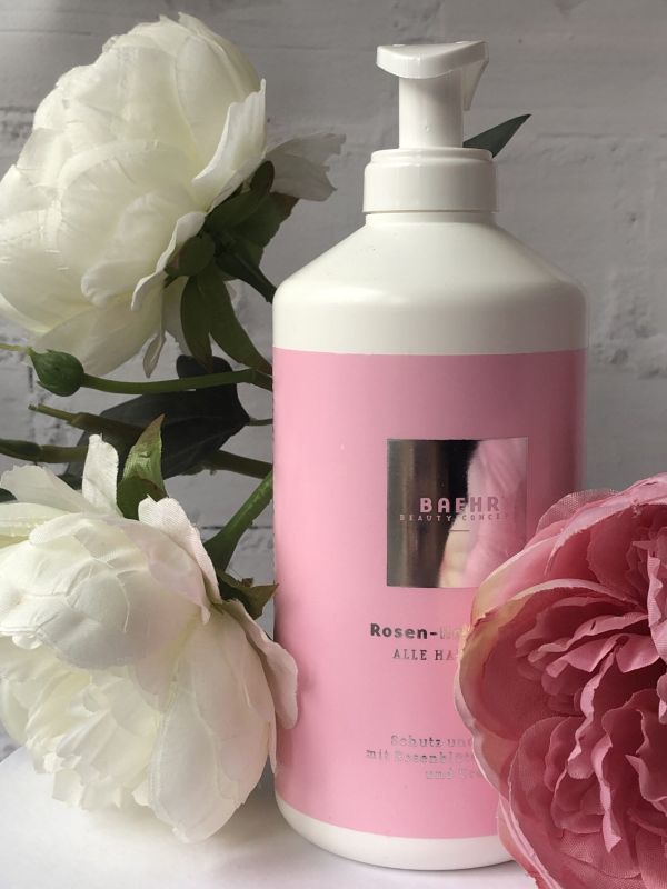 Крем для рук с экстрактом лепестков розы и мочевиной 500 мл