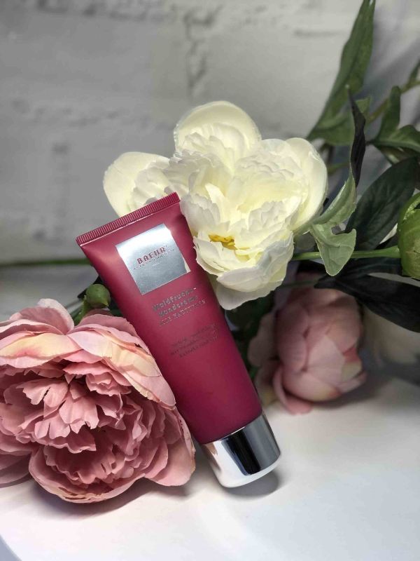 Крем для рук лесные ягоды с облепиховым экстрактом и мочевиной 75 мл