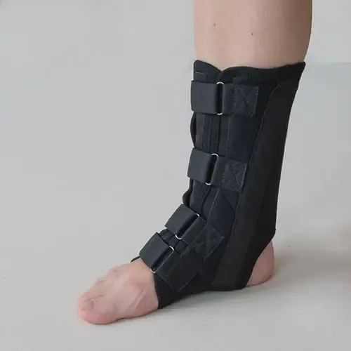 Жорсткий ортез на гомілковостопний суглоб – фіксуючий бандаж для стабілізації