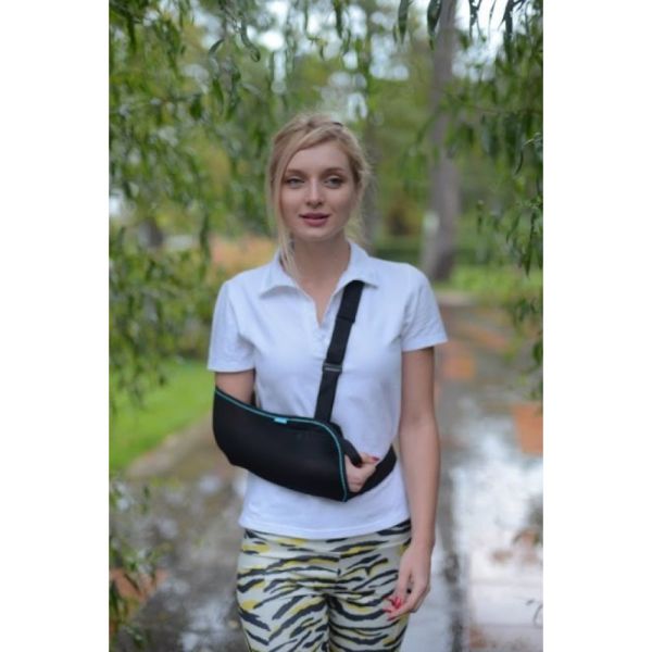 Бандаж – підтримувач руки (хустинка) Алком 3004