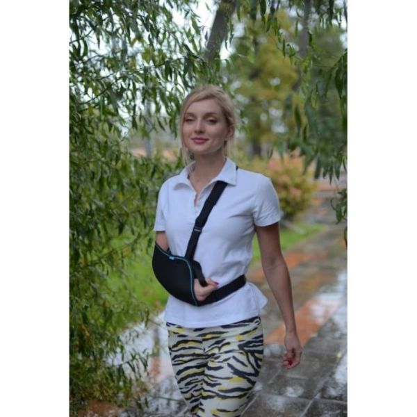 Бандаж – підтримувач руки (хустинка) Алком 3004