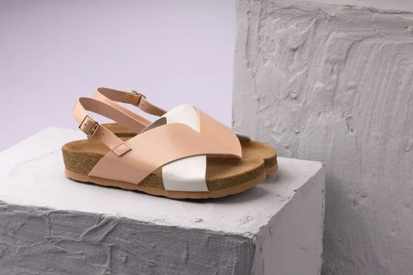 Жіночі сандалії Leon Чорний 4302-Білий-лак ортопедія