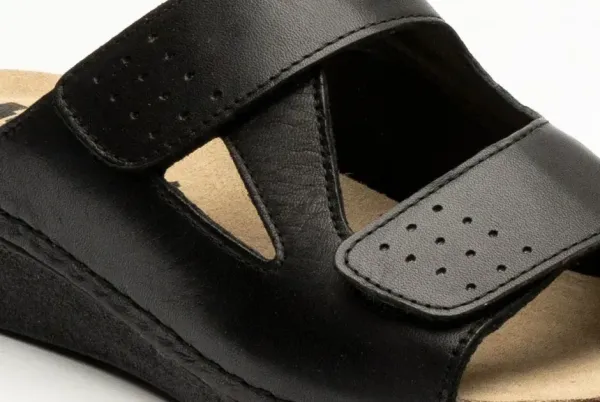 Жіночі шльопанці Leon Чорний 5010-38 ортопедія