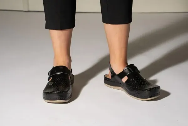 Жіноче Сабо Leon Чорний 951 ортопедія