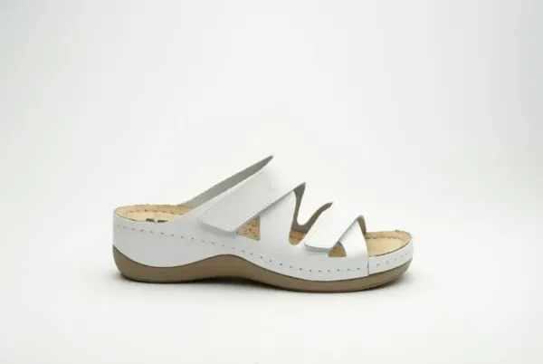 Жіночі шльопанці Leon Білий 906 ортопедія