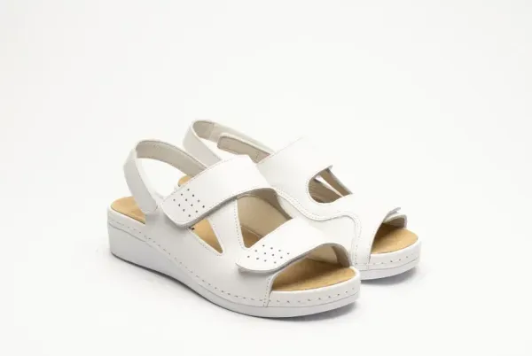 Жіночі сандалії Leon Білий 5020 ортопедія