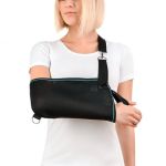 Бандаж-поддерживатель руки (хустинка) Алком 3004