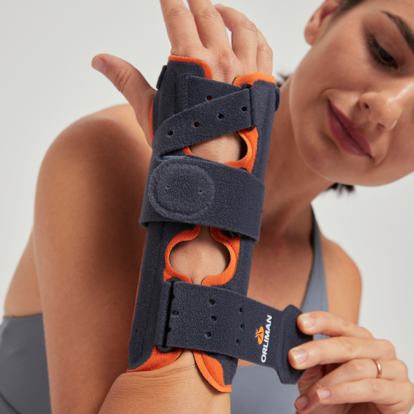 Жорсткий ортез променево-зап'ясткового суглоба Orliman Manutec Fix M760