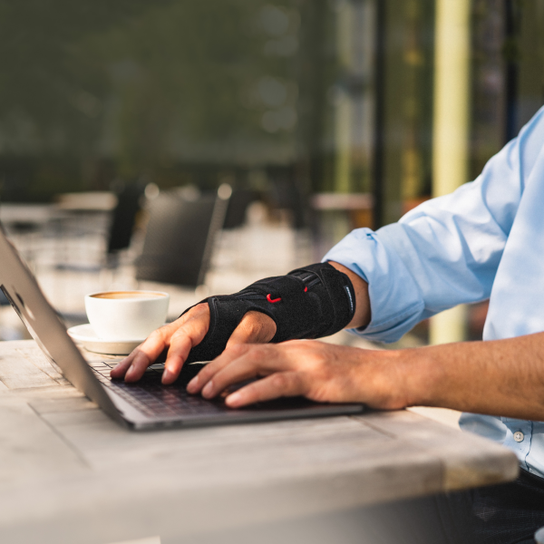 Універсальний ортез променево-зап'ясткового суглоба DonJoy DuoForm