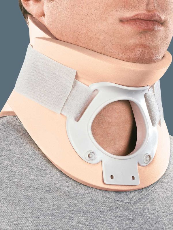 Двухстворчатый шейный ортез с трахеальным отверстием Cervistable, M1530, Orthoservice (Швейцария)