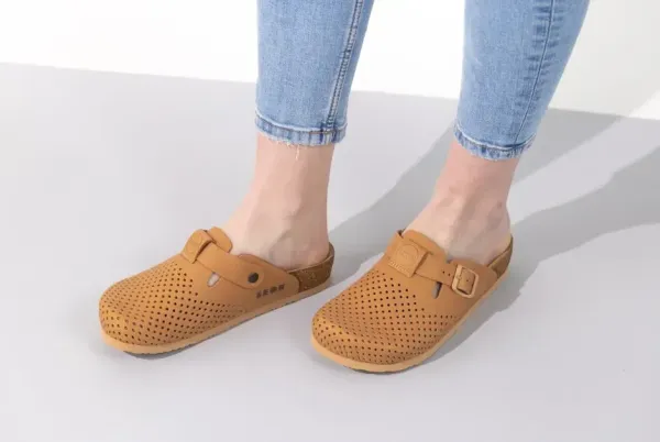 Жіноче Сабо Leon Коричневий 4250-39 ортопедія