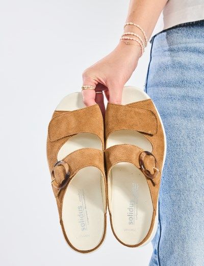 Шльопанці жіночі Hannah, карамельний (арт. 7 75035 30822), Solidus
