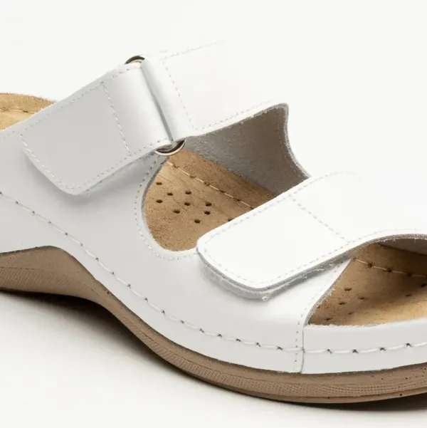 Жіночі шльопанці Leon Білий 905-white ортопедія